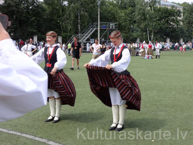 Iecavas kultūras nama jauniešu deju kolektīvs